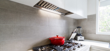 HOW THE SURROUNDS AND INSTALLATION AFFECT SOUND